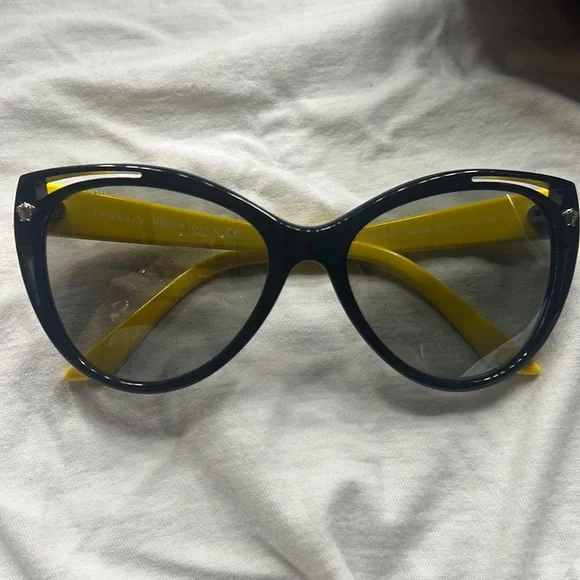 Versace Black and Yellow Cat-Eye Sunglasses Shop VE4267 Retro Cat-eye Sunglasses in Black and Yellow  main image 2